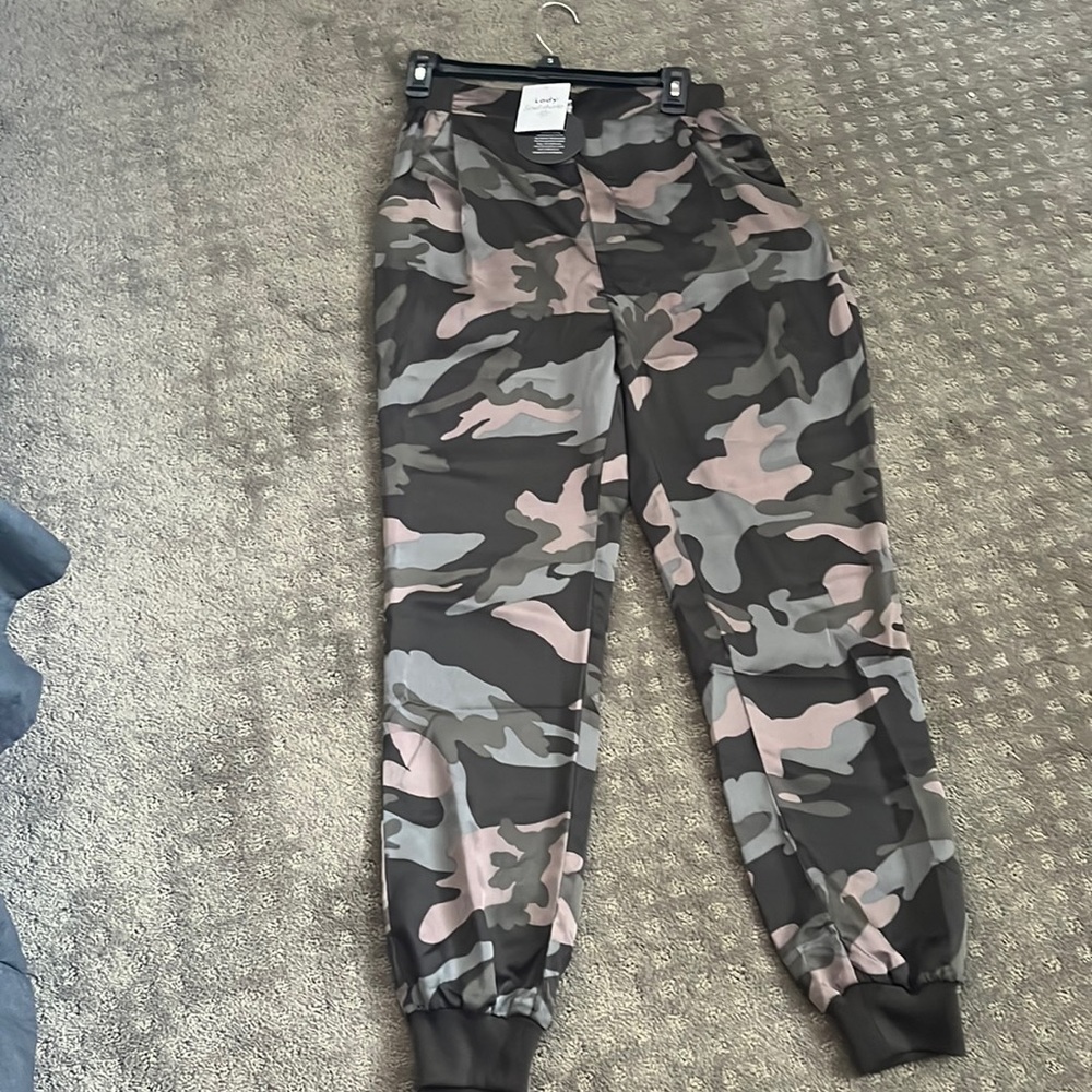 Camouflage elastic waist silky jogger